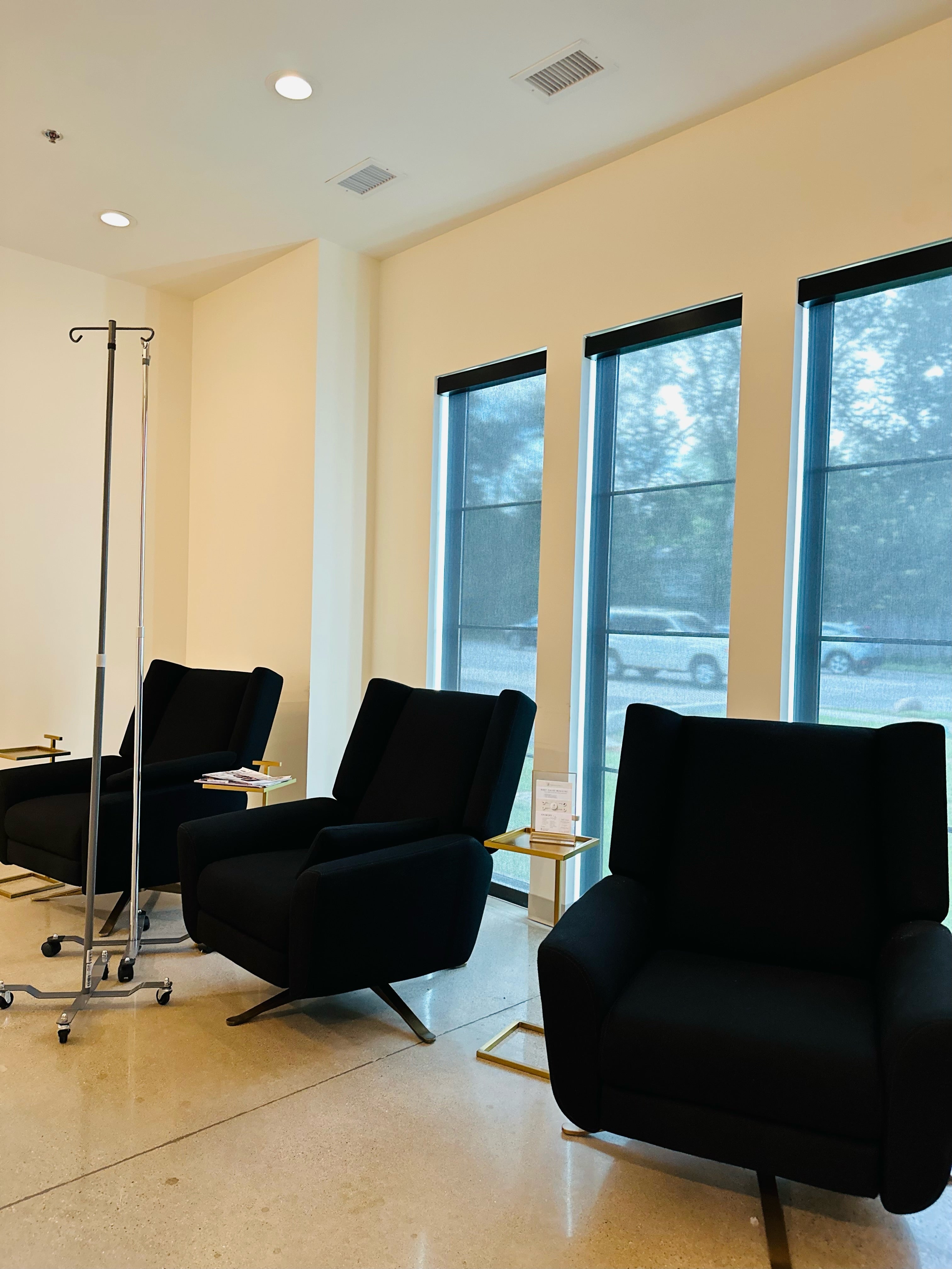 IV Lounge